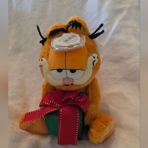 NWT-Ty Beanie Babies Garfield Happy Holidays